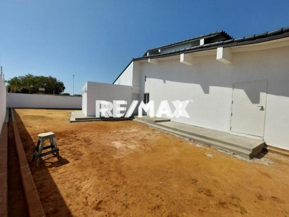 Amplia casa de 3 hab. con jardín y garaje en venta, Judibana La Lagunita. - Foto 20