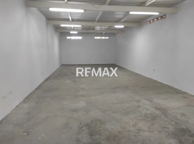 Local comercial de 120 m² en venta con oficina y 4 estacionamientos en Punto Fijo - Foto 3