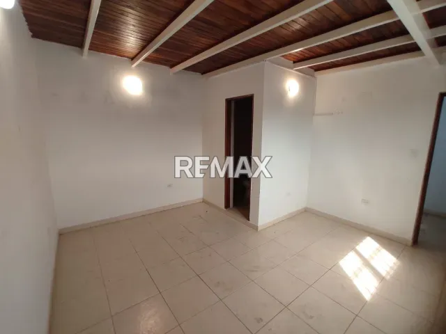Local comercial de 120 m² en venta con oficina y 4 estacionamientos en Punto Fijo - Foto 6