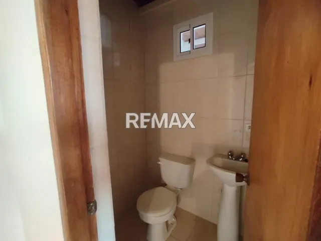 Local comercial de 120 m² en venta con oficina y 4 estacionamientos en Punto Fijo - Foto 7