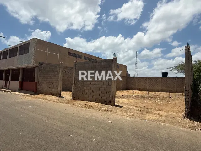 Terreno de 315 m² en venta con cerramiento perimetral en Santa Irene, Punto Fijo - Foto 1