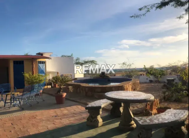 Posada turística en venta con 12 hab. y vista a la bahía en Los Taques, Falcón - Foto 2