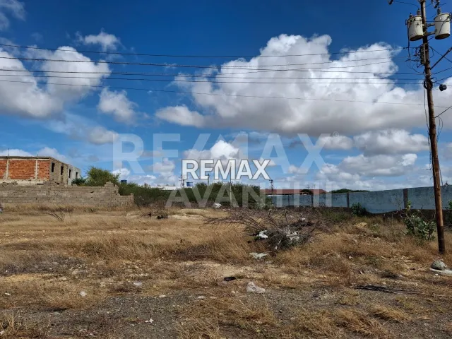 Oportunidad de venta: terreno de 300 m² en Punto Fijo, ideal para construcción - Foto 4