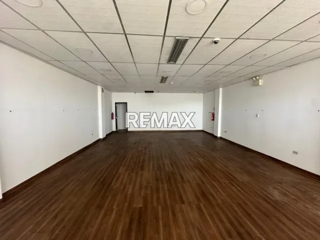 Local comercial de 93 m² en venta con aire acondicionado y estacionamiento en Punta Cardón - Foto 3