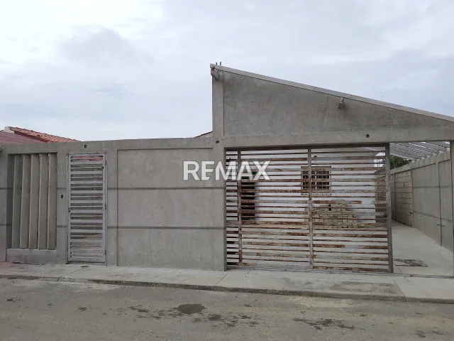 Casa en venta de 3 hab. y 3 baños con tanque subterráneo en Los Taques, Falcón - Foto 2