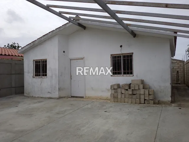 Casa en venta de 3 hab. y 3 baños con tanque subterráneo en Los Taques, Falcón - Foto 6