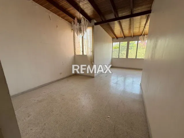 Casa de 5 hab. y anexo independiente en venta, 334 m² en Puerta Maraven, Falcón - Foto 4
