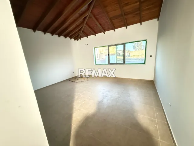 Elegante TownHouse de 3 hab. y piscina en venta, zona exclusiva de Punto Fijo - Foto 2