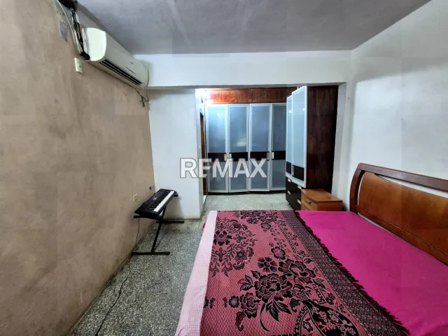 Casa de 4 habitaciones con cocina moderna y estacionamiento en venta, Punto Fijo - Foto 7
