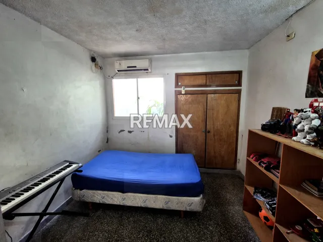 Casa de 4 habitaciones con cocina moderna y estacionamiento en venta, Punto Fijo - Foto 8