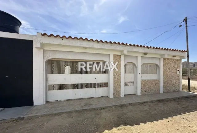 En Venta Casa o TownHouse Santa Irene, Punto Fijo, Carirubana, Falcón, 4102, VEN - Foto 1