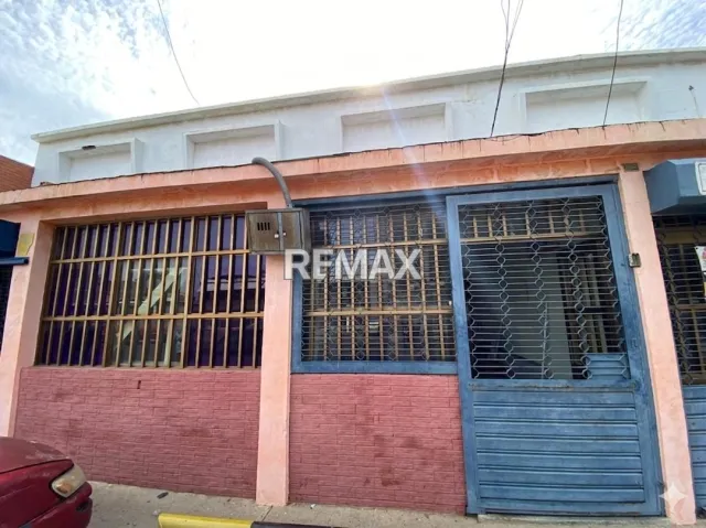 En Venta Local Industrial y Galpón Puerta Maraven, Punto Fijo, Carirubana, Falcón, VEN - Foto 1