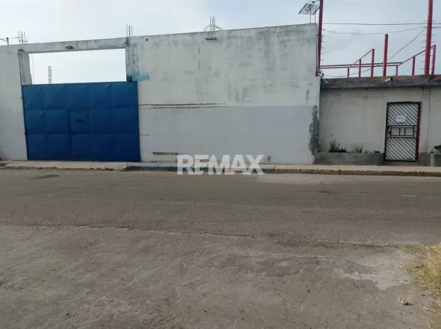 En Venta Local Industrial y Galpón Sector Las Margaritas - Foto 7
