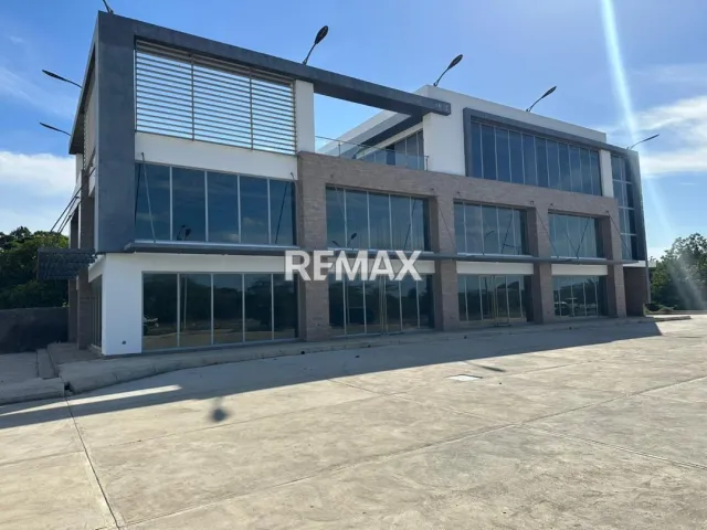 En Alquiler Local Comercial Maraven, Comunidad Cardon, Punto Fijo, Carirubana, Falcón, VEN - Foto 3