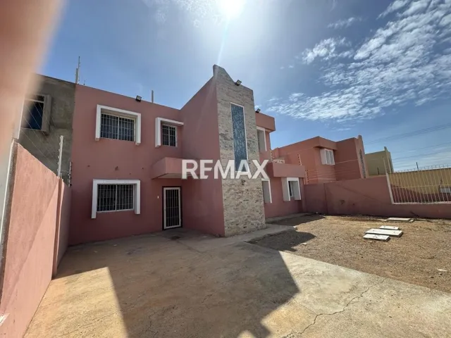 En Alquiler Casa o TownHouse Puerta Maraven residencias el cardon, Cardón, Carirubana, Falcón, VEN - Foto 1