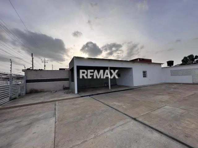 En Alquiler Local Industrial y Galpón Urb Casacoima, Municipio Carirubana, Estado Falcon, Punto Fijo, Carirubana, Falcón, VEN - Foto 2