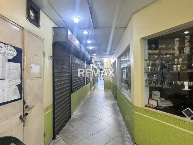 En Venta Edificio Av. Ecuador esquina Garcés, Punto Fijo, Carirubana, Falcón, VEN - Foto 4