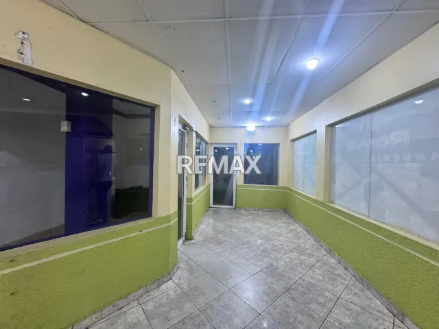 En Venta Edificio Av. Ecuador esquina Garcés, Punto Fijo, Carirubana, Falcón, VEN - Foto 5