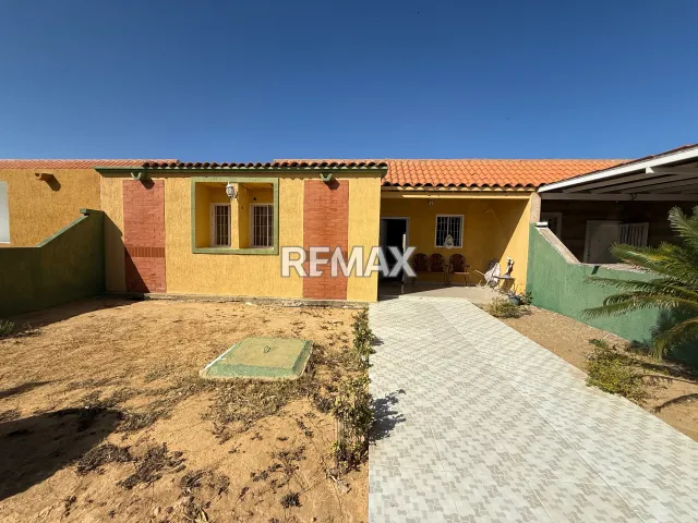 En Venta Casa o TownHouse Brisas de Paraguana.  Punto Fijo., Punto Fijo, Carirubana, Falcón, VEN - Foto 2