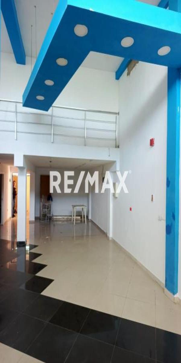 En Alquiler Local Comercial Av Ollarvides, Puerta Maraven, Punto Fijo, Carirubana, Falcón, VEN - Foto 3