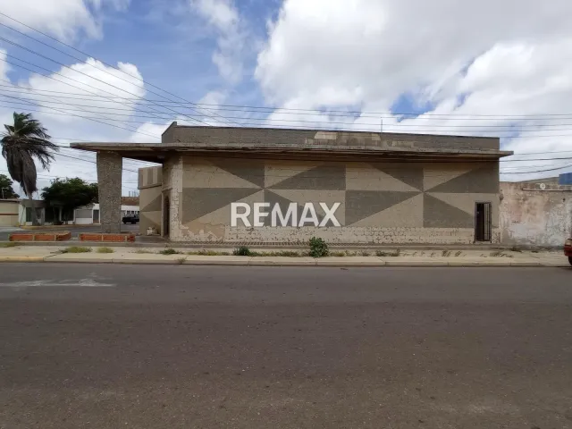 En Alquiler Local Comercial Av. Coro, Urbanización Santa Irene, Punto Fijo, Carirubana, Falcón, VEN - Foto 8