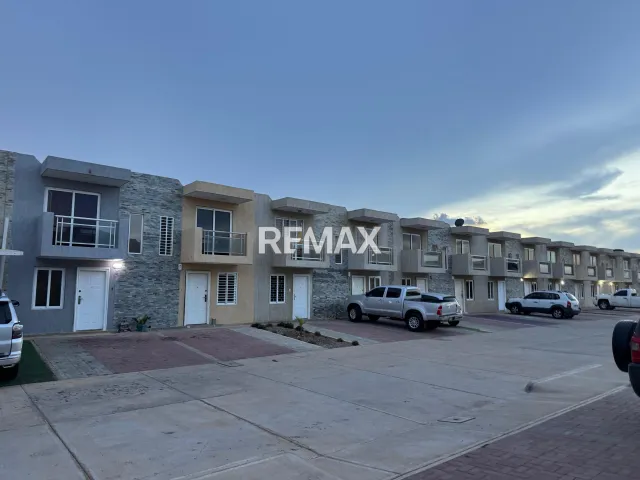 Townhouse En Venta, Puerta Maraven, Conjunto Cerrado Municipio Carirubana, estado Falcon - Foto 1