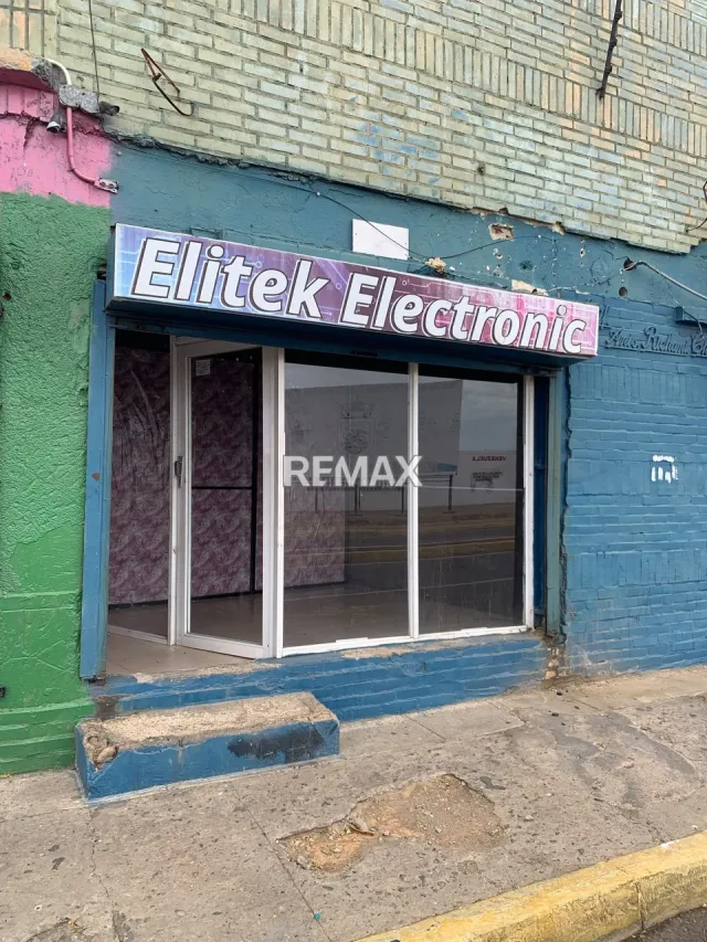 Local comercial a pie de calle Av rafael Gonzalez - Foto 1