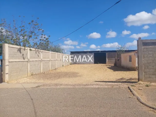 Se Vende Galpon en Los Taques, sector Cerro Norte - Foto 1