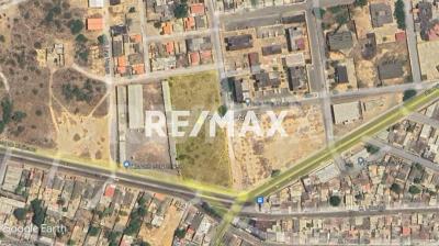 Terreno en Venta sobre la Calle Principal de Cujicana