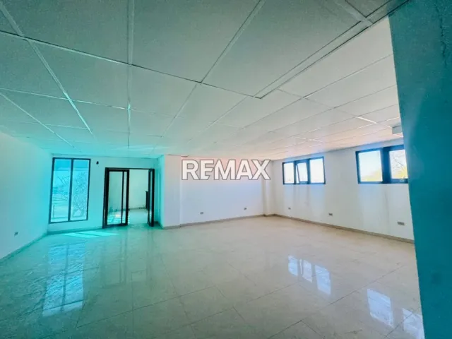 En Venta Edificio Comercial y Empresarial en Venta, Maraven. - Foto 2
