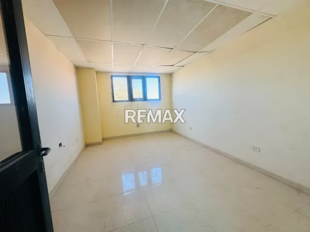 En Venta Edificio Comercial y Empresarial en Venta, Maraven. - Foto 4