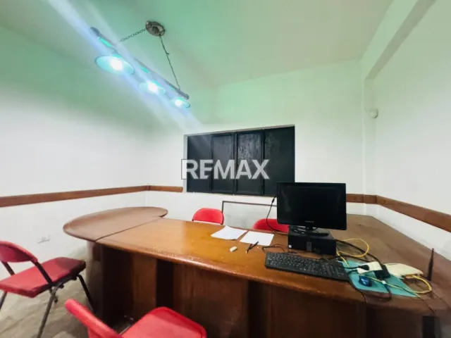 En Venta Edificio Comercial y Empresarial en Venta, Maraven. - Foto 8