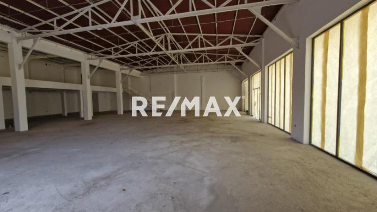Local Comercial en Venta, Avenida Ollarvides, Puerta Maraven. - Foto 12