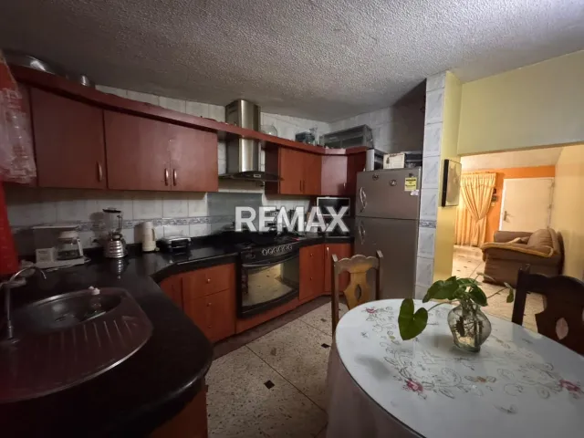Vivienda en Venta Ubicada en Conjunto Cerrado, Urbanización Casacoima - Foto 2
