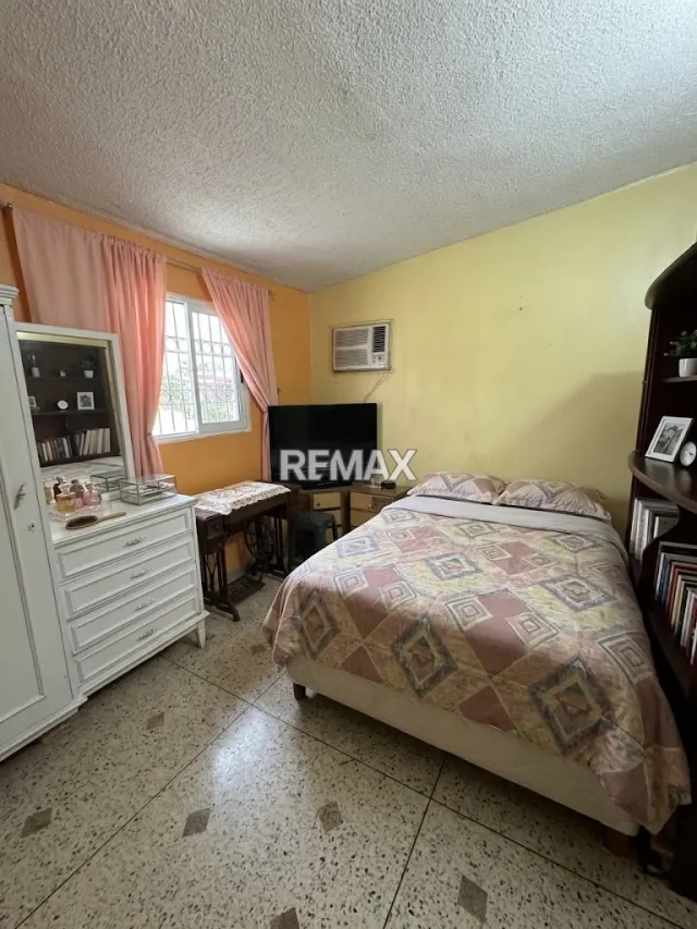 Vivienda en Venta Ubicada en Conjunto Cerrado, Urbanización Casacoima - Foto 5