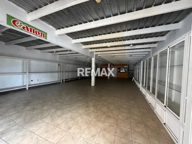 LOCAL COMERCIAL EN VENTA ENTRE AV. BOLIVAR Y PENINSULAR - Foto 1