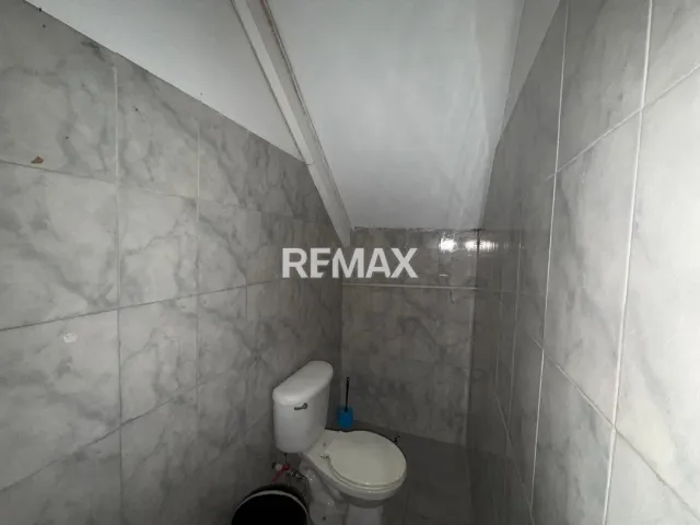 LOCAL COMERCIAL EN VENTA ENTRE AV. BOLIVAR Y PENINSULAR - Foto 4