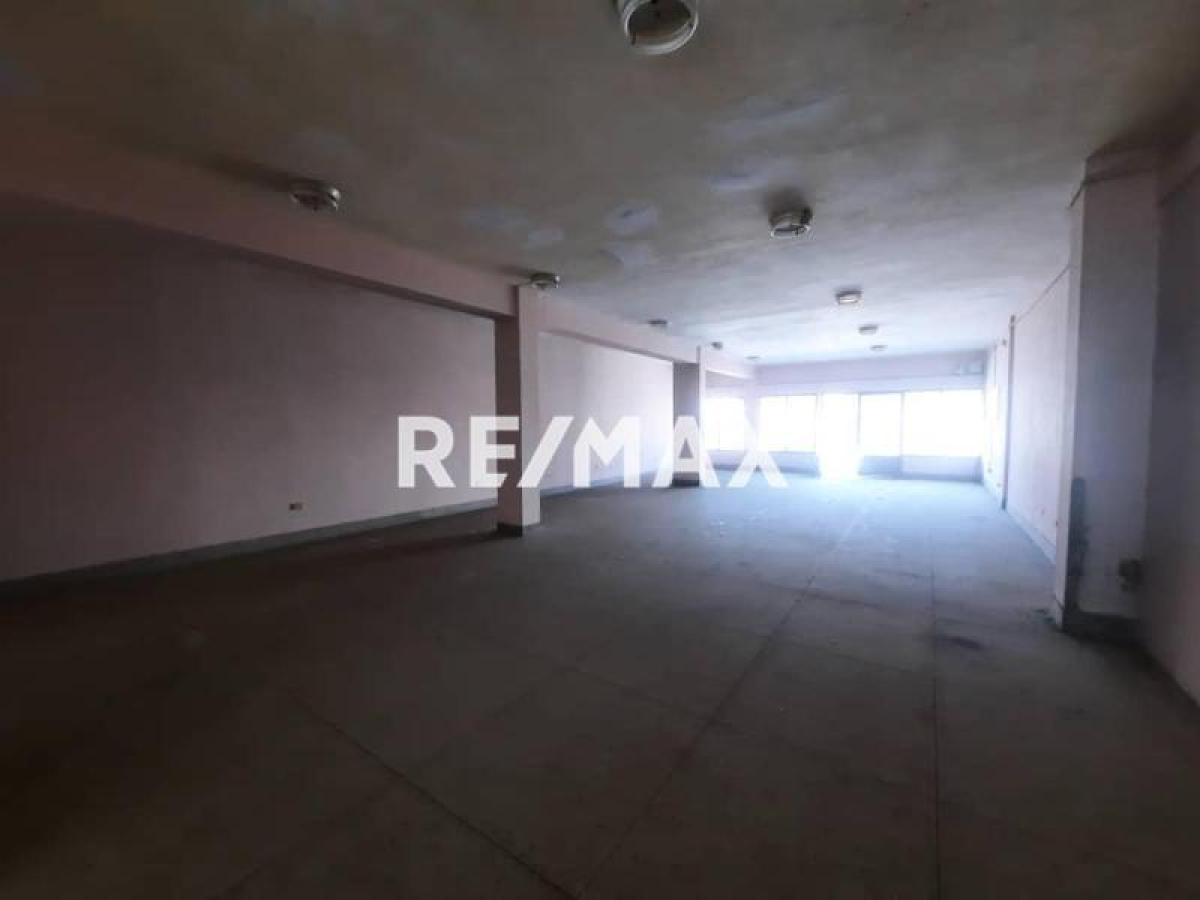Local Comercial de 140 m² en alquiler en Calle Garces, Punto Fijo · $300 - Foto 4