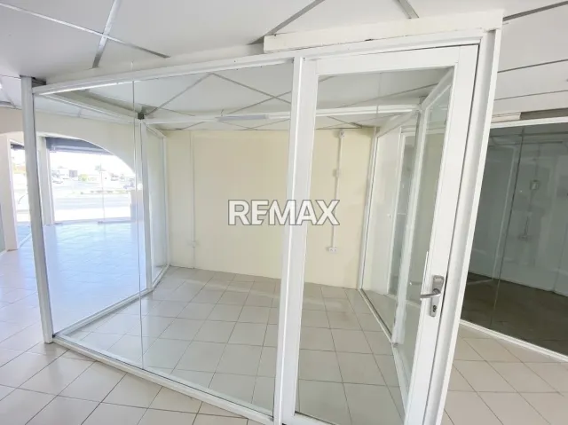 Local Comercial de 15 m² en alquiler en Punto Fijo · $1 - Foto 1