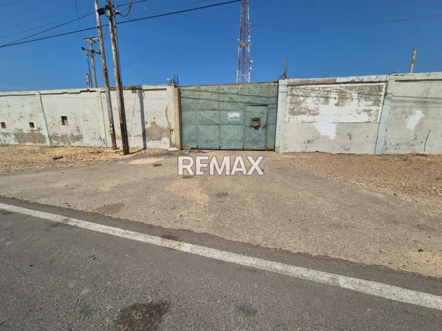 Galpón de 300 m² en venta en Puerta Maraven · $180.000 - Foto 1