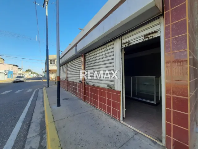 Local Comercial de 100 m² en alquiler en Punto Fijo · $550 - Foto 1