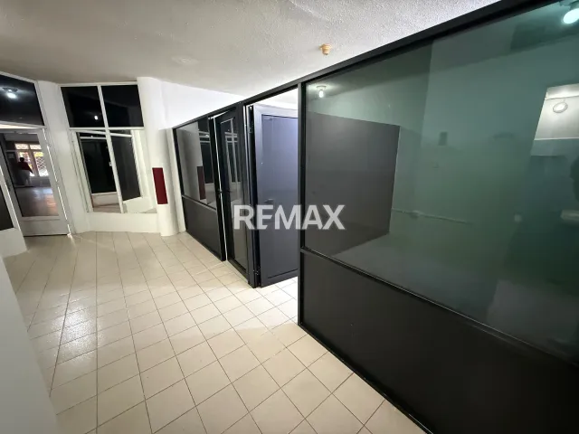 Local Comercial de 36 m² en alquiler en Puerta Maraven · $250 - Foto 2