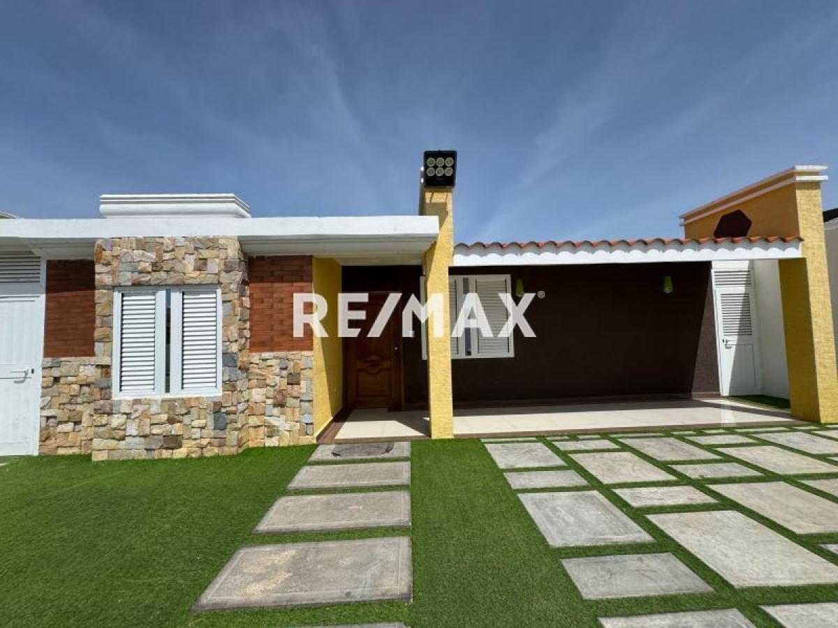 Casa de 3 hab. y 216 m² en alquiler en Puerta Maraven · $800 - Foto 2