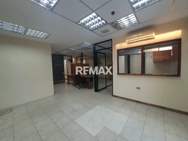 Local Comercial de 220 m² en alquiler en Santa Fe., Punto Fijo · $2.200 - Foto 2