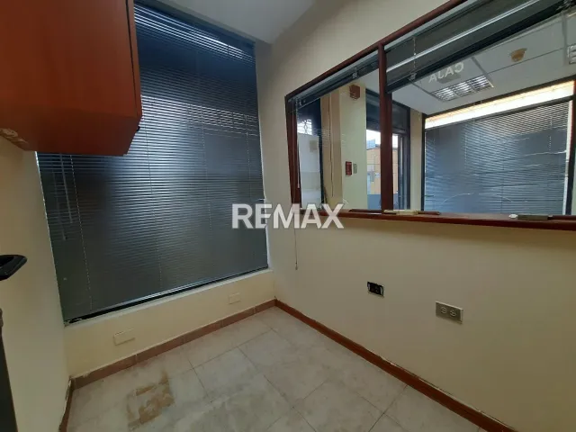 Local Comercial de 220 m² en alquiler en Santa Fe., Punto Fijo · $2.200 - Foto 3