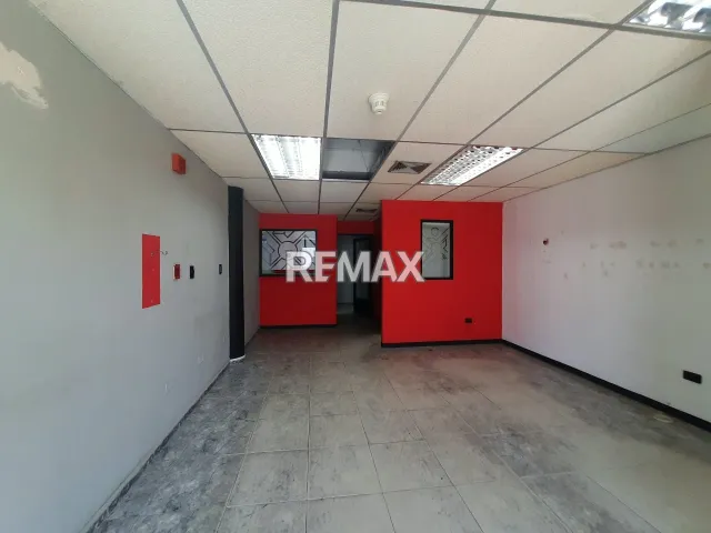 Local Comercial de 170 m² en alquiler en Santa Fe., Punto Fijo, local 3 · $2.000 - Foto 1