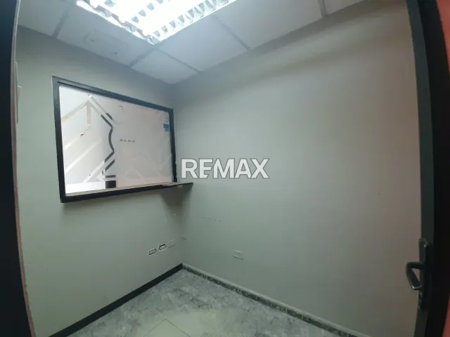 Local Comercial de 170 m² en alquiler en Santa Fe., Punto Fijo, local 3 · $2.000 - Foto 6