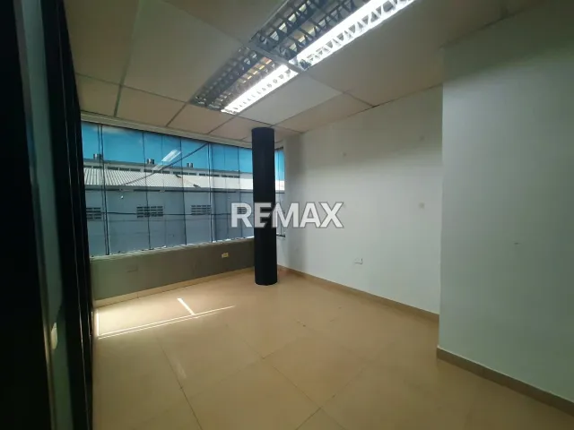 Local Comercial de 170 m² en alquiler en Santa Fe., Punto Fijo, local 3 · $2.000 - Foto 9