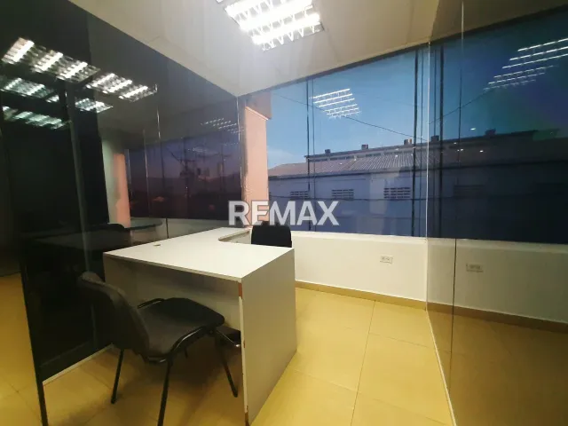 Local Comercial de 68 m² en alquiler en Caja de Agua, Punto Fijo · $1.100 - Foto 3