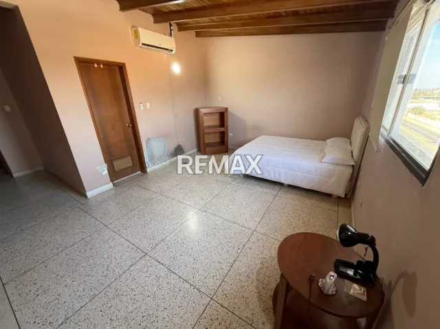 Apartamento de 4 hab. y 188 m² en venta en Santa Irene, Punto Fijo · $55.000 - Foto 6